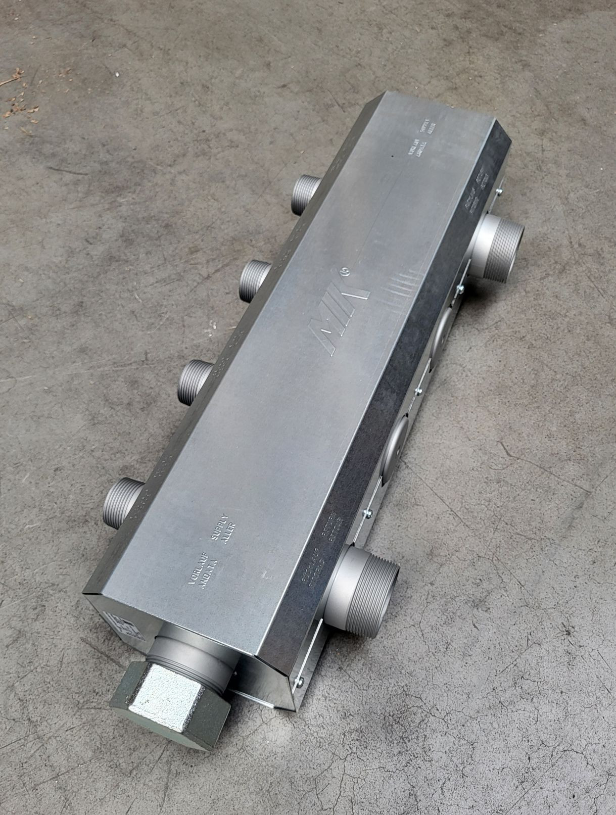 Collecteur pour 2 groupes hydrauliques DN32